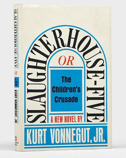 Book cover of Slaughterhouse-Five by Kurt Vonnegut Jr.