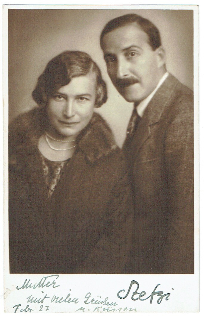 Portrait postcard Stefan Zweig (1881-1942) and Friderike Zweig (1882-1971)