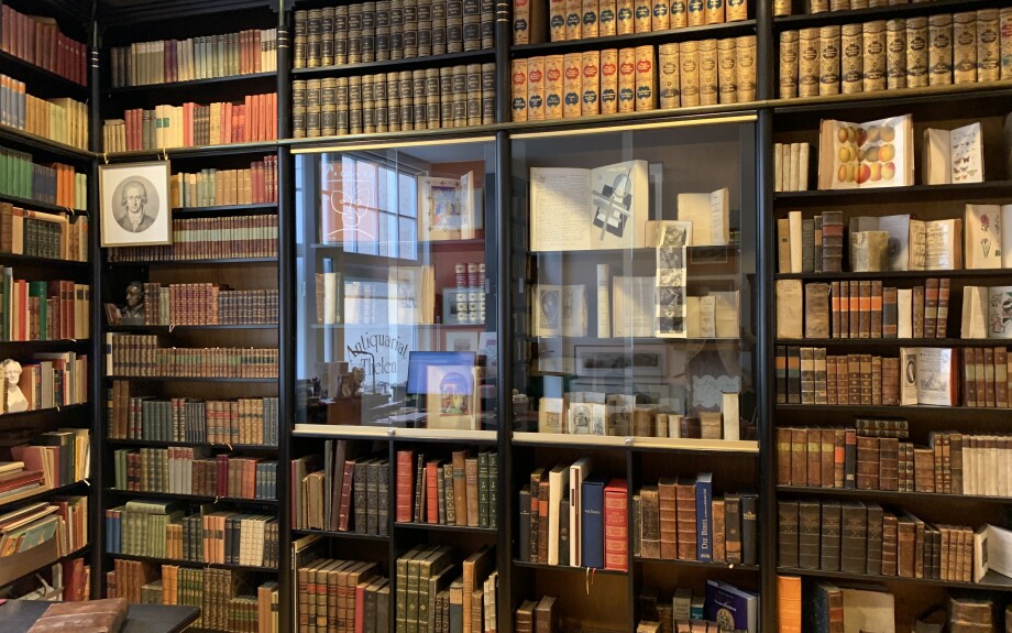 Antiquariat Thelen - Schöne Einbände wohlgeordnet